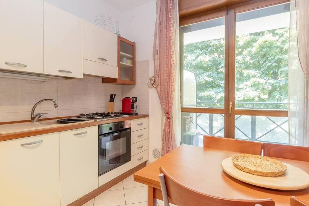 Elegante A 500 Mt Da M4 Con Wifi E Ac Daire Milano Dış mekan fotoğraf
